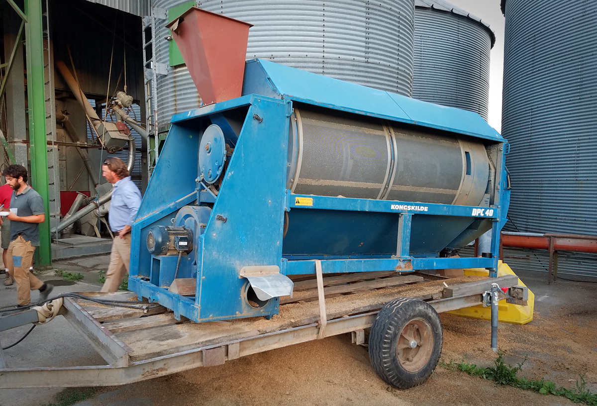 Blue rotary screener for seed cleaning