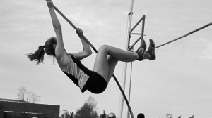 When competing in track and field meets, Paolini has to focus on distributing her body weight in just the right way in order to clear the four-meter-high bar. She also pays attention to little “superstitions,” such as wearing her hair in just the right way, before vaulting.