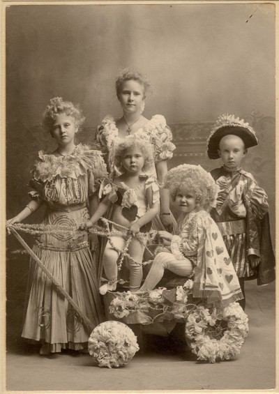 “Robert’s Studio” in Little Rock, circa 1910, from the Dudley Emerson Jones Collection, University of Arkansas Libraries' Special Collections, MC1305_B4_F9_65_Valentines_crop