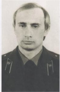 Vladimir Putin en sus tiempos como agente de la KGB