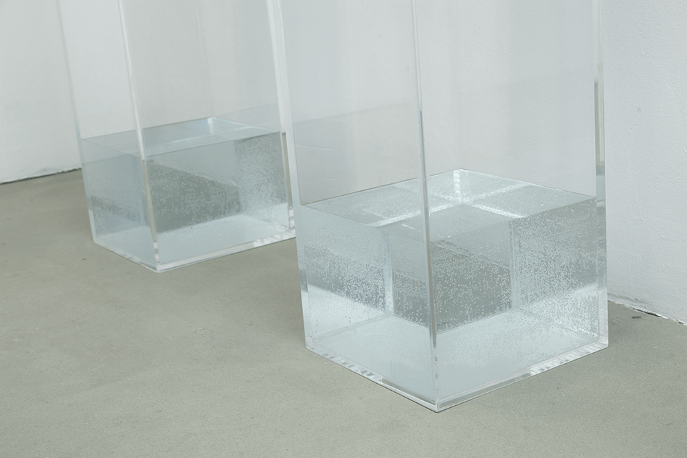 Plexiglass with water