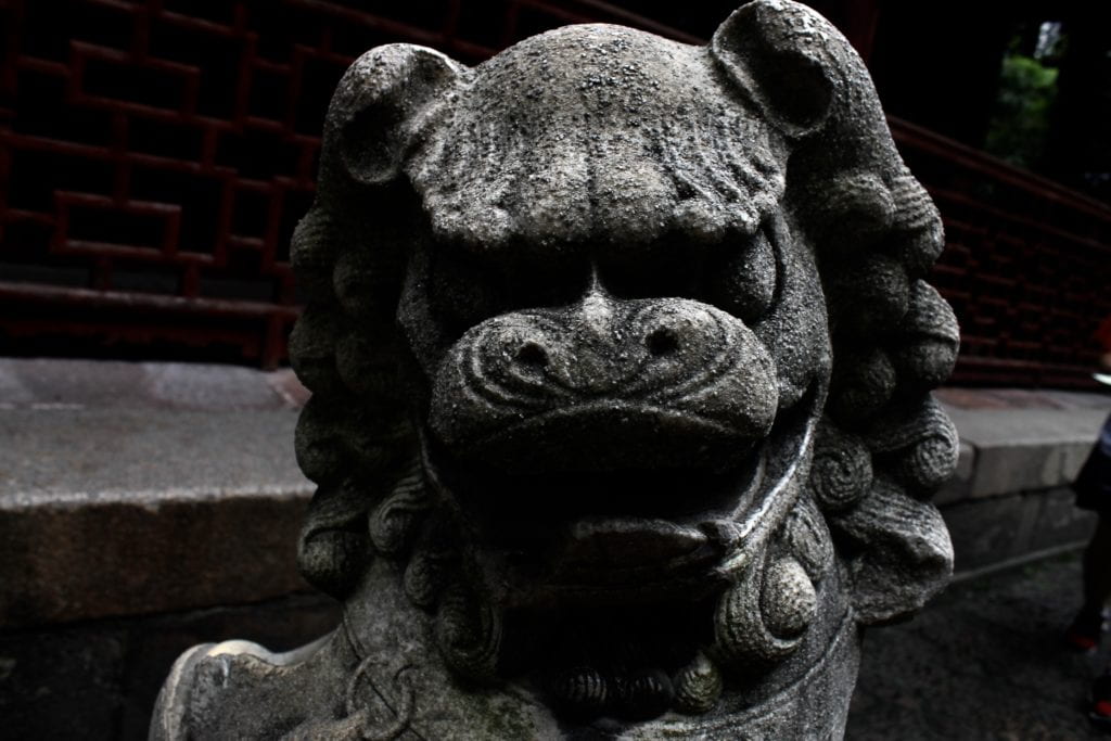 Yu Garden dragon statue