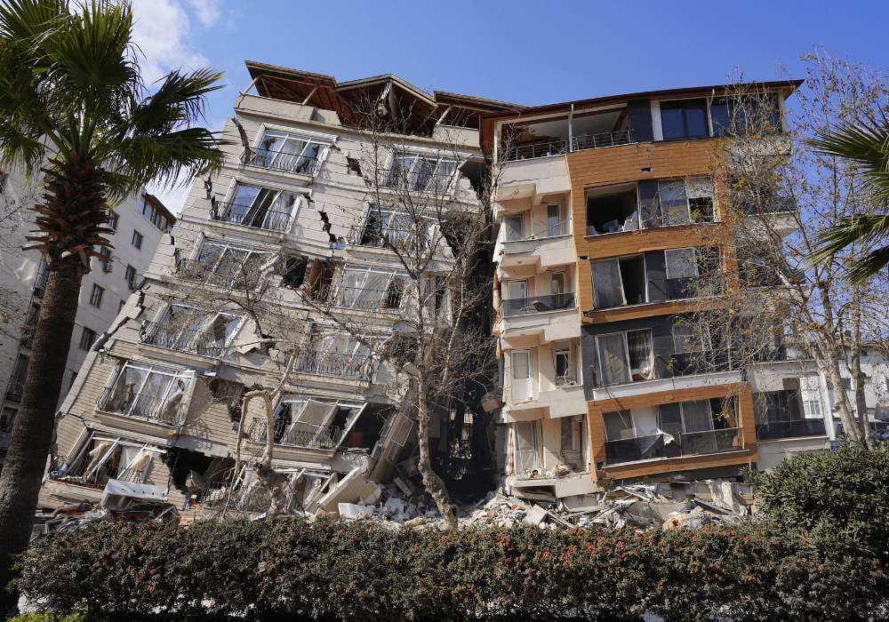 Image of buildings destroyed in the 2023 Türkyie-Syria Earthquake.