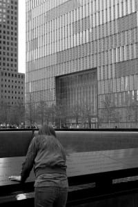 building behind fountain