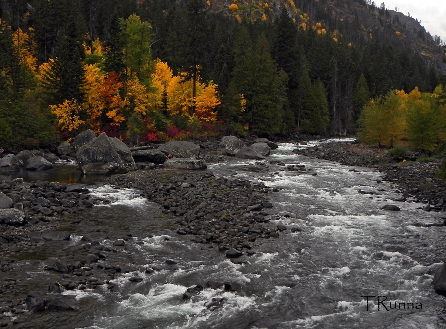The Tumwater Canyon in October