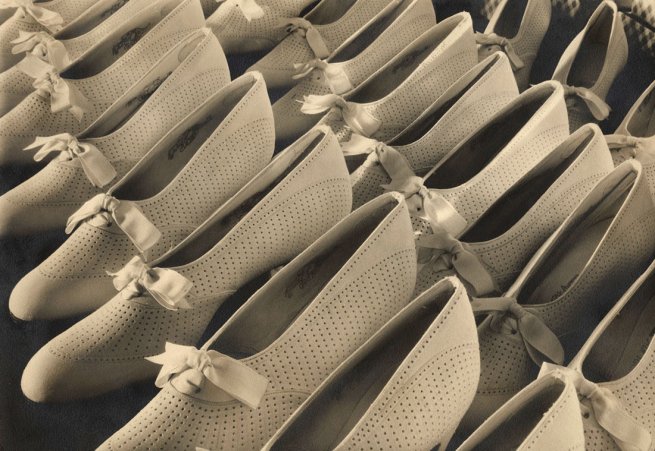 margaret-bourke-white-delman-shoes-1933
