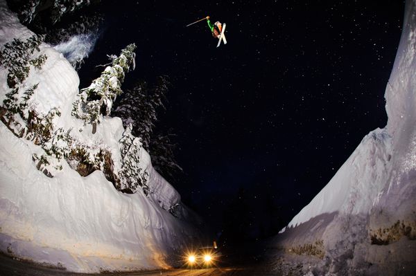 skier-jump-colorado-gap-mount-baker-paul-kimbrough_34871_600x450